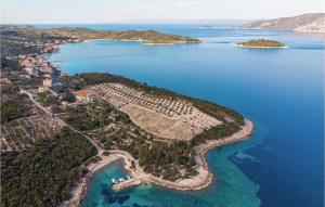 Amazing Apartment In Kneze With Wifi