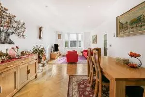 5-Bed Family Retreat in Chiswick - 布伦特福德