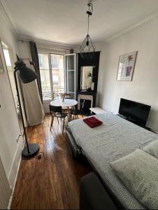 Cocon parisien lumineux central