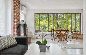 Stunning Home In Ebeltoft With Kitchen