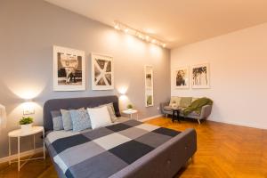 Spacious Penthouse with Terrace and City-View