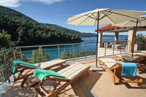 Vila Hera Korčula, Special one, pool, right on the sea,parking, 8 people