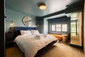 Beautiful Paddington Loft-Style Apartment