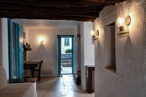 1620 Historical Stone Manor