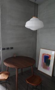 Inn the Midst 淺山深居