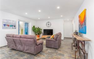 Gorgeous Home In Dobrinj