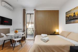 Milano City Life Elegant Penthouse with terrace, wi-fi Netflix, Subway 5 min - very convenient location