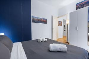 Milano City Life Elegant Penthouse with terrace, wi-fi Netflix, Subway 5 min - very convenient location
