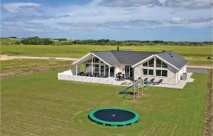 Seven-Bedroom Holiday Home In Spottrup
