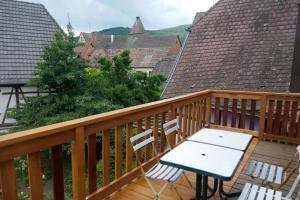 Appartements Plein Sud vue sur les Vosges et le vignoble : photos des chambres