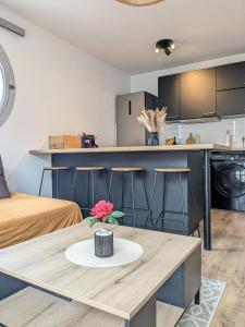 Appartements Le Clairvaux - Proche centre avec 1 place en parking souterrain : photos des chambres