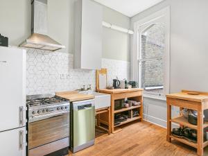 Charming and Spacious Apartment in Central Brixton - Pass the Keys