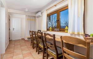 Awesome Home In Rakovicko Seliste