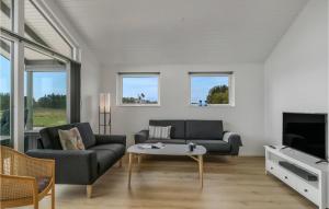 Amazing Home In Grenaa With Wifi