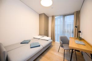 2BD NEW Apt w-Balcony I Parking inc I next to the River and Forest I by Cohost