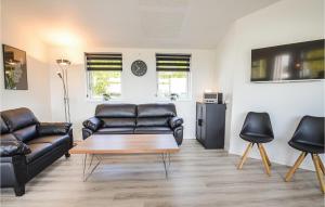 Three-Bedroom Holiday Home In Spottrup