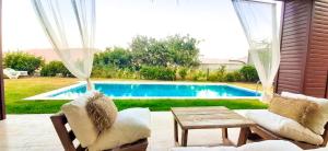 Private Villa with Pool and Garden