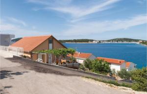 Two-Bedroom Apartment In Zatoglav