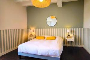 Maisons de vacances Grande maison de charme avec piscine 11 pers : photos des chambres