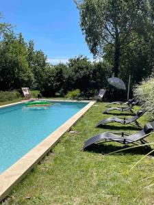 Maisons de vacances Grande maison de charme avec piscine 11 pers : photos des chambres