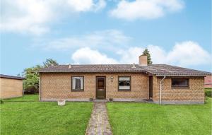 3 Bedroom Lovely Home In Hjørring
