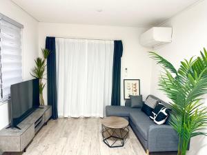 渋谷区4bedrooms 2bathrooms 2toiltes步行到幡ヶ谷8分钟 電車到新宿4分钟 巴士直达涉谷駅 Max11全新装修独栋小楼