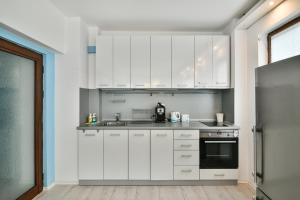 Central gem for 2 next to beach