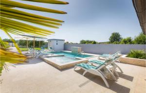 4 Bedroom Stunning Home In Pomer