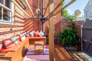 Air Maison - The Coach House