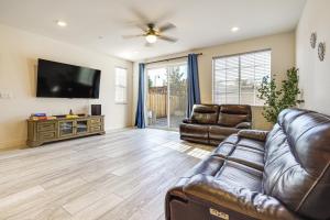 8 Mi to Lincoln Park Family-Friendly Tracy Home