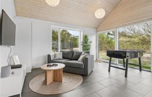 7 Bedroom Beautiful Home In Ringkøbing