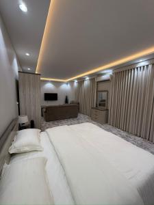 شقه مفروشه قريبه من المطار