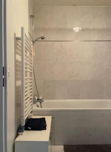 Double room in a shared duplex flat 15 mins from La Defense Arena - Business Center