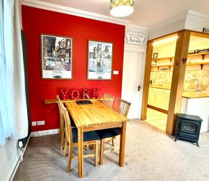 Cosy Victorian Apartment - Central York