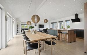 Lovely Home In Hadsund With Wifi