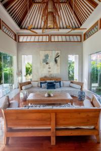 Breezy and Tranquil Atmsophere 5 bed Villa