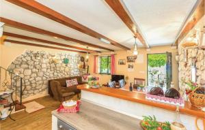 2 Bedroom Gorgeous Home In Gornji Tucepi 