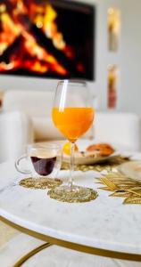 Appartements - LA SUITE DELOS - JACUZZI 2 PLACES - CENTRE VILLE A PIED - LIT QUEEN SIZE - PARKING PRIVEE - WIFI - City Center within walking distance - : photos des chambres