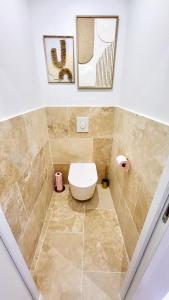 Appartements - LA SUITE DELOS - JACUZZI 2 PLACES - CENTRE VILLE A PIED - LIT QUEEN SIZE - PARKING PRIVEE - WIFI - City Center within walking distance - : photos des chambres