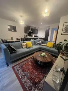 Lovely 2 bedroom home, free parking, 6 mins from airport - Bankhead