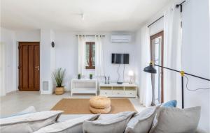 Beautiful Home In Betiga With Wifi