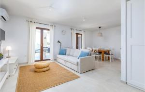 Beautiful Home In Betiga With Wifi