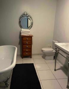 Villas maison pierre centre Uzes climatisation garage : photos des chambres