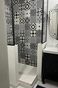 Villas maison pierre centre Uzes climatisation garage : photos des chambres