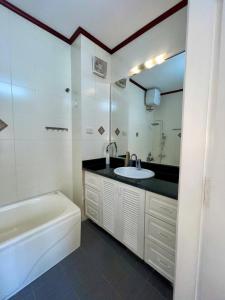 Căn Hộ (Apartment)