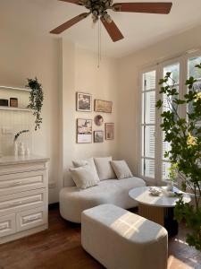 Căn Hộ (Apartment)