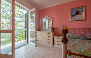 2 Bedroom Stunning Apartment In Novalja 