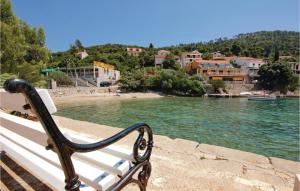 4 Bedroom Beautiful Apartment In Brna