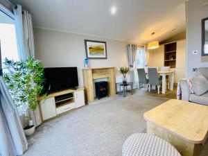 KEATS CHERRY - Cosy Caravan Retreat at Sandy Bay