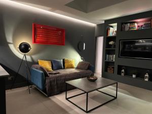 Stunning, architecturally designed Garden Studio with Parking